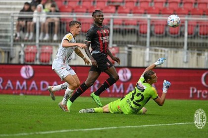  国际米兰防线失误不敌弱旅  