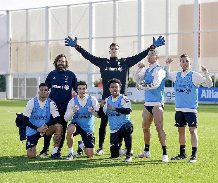  药厂边锋争议庆祝动作引发舆论风波  